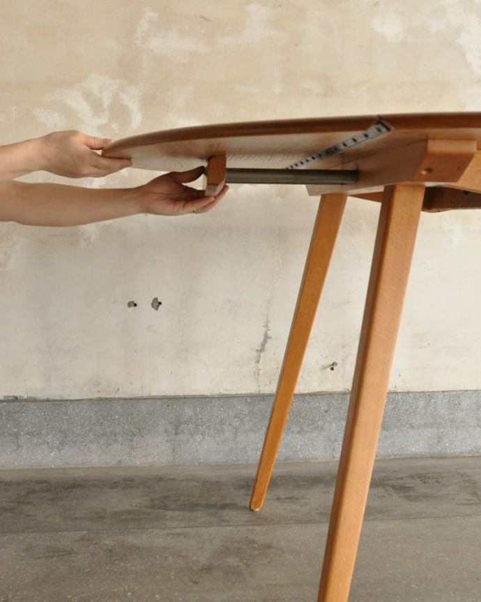 アーコールの家具 アンティーク家具 ドロップリーフテーブル あっという間にサイズが変えれます。(x-1356-f)