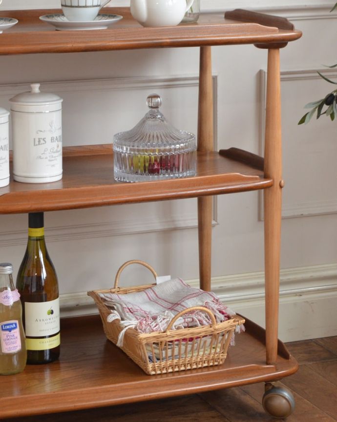 アーコール社のビンテージ家具