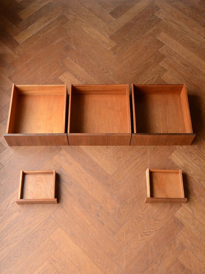 ドレッサーの引き出し