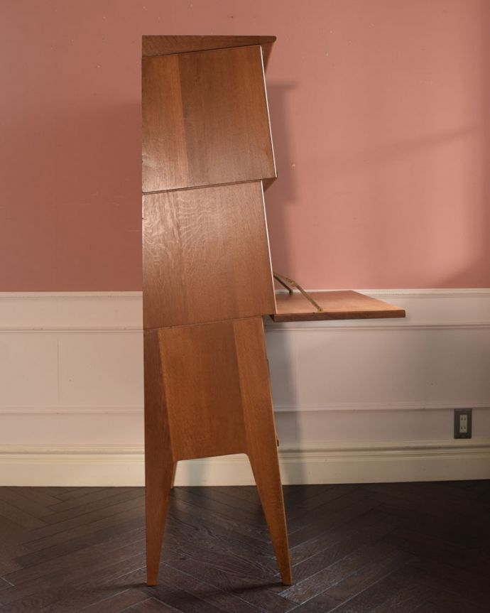 ビューロー アンティーク家具 ビューローキャビネット 横から見てもスッキリどこから見てもスッキリとしてステキなヴィンテージ。(x-1359-f)