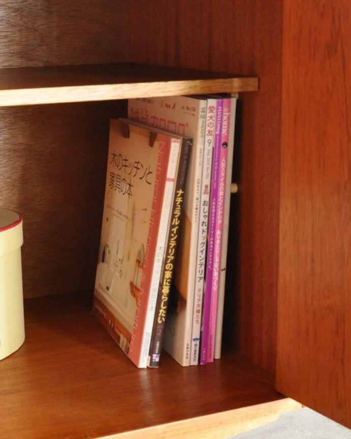 アンティークのキャビネット　アンティーク家具　サイドボード　A4ファイル入り(x-1363-f)