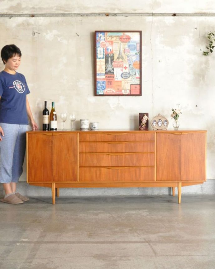 アンティークのキャビネット　アンティーク家具　北欧スタイルのサイドボード、おしゃれなヴィンテージ家具（Sutcliffe of Todmorden）　人気のヒミツは北欧スタイルのデザインやっぱりスッキリとカッコイイ北欧デザインが人気のサイドボード。(x-1363-f)