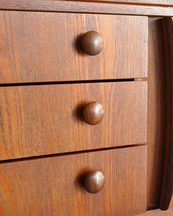 ビンテージサイドボードの取っ手