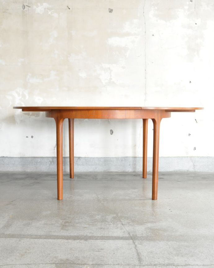 マッキントッシュ社のビンテージテーブル、北欧スタイルの