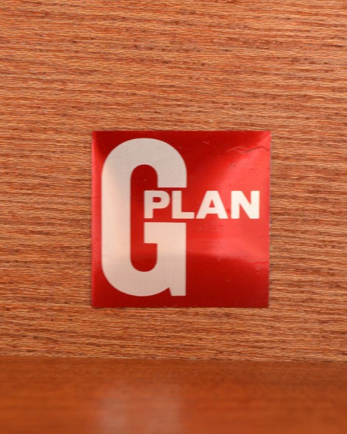 アンティークのチェスト　アンティーク家具　G-planチェスト(フレスコ)　安心の証1965～80年くらいまで使われいたレッドラベルが残っていました。(x-1375-f)