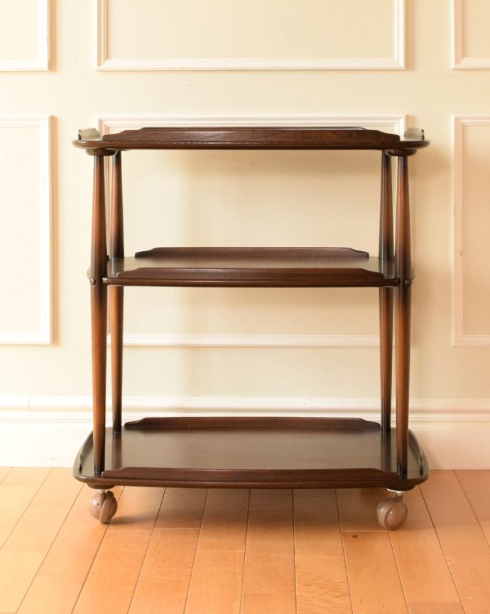 アンティークのワゴン・トローリー アンティーク家具 アーコール トローリーテーブル キッチンだけじゃもったいない!アンティークのワゴンはデザインもキレイなので、キッチン用として使うだけじゃなく、家具としていろいろ使えます。(x-1377-f)