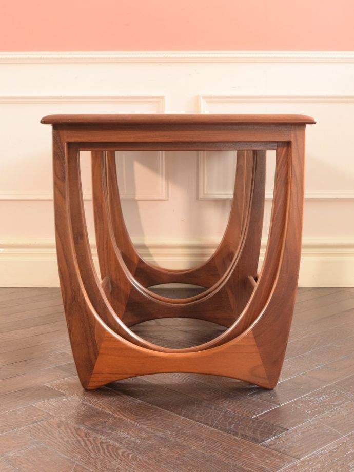 G-PLANのテーブルの側面