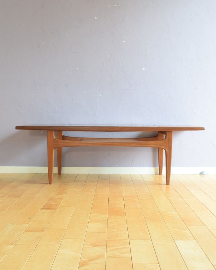 G-PLANのコーヒーテーブルの側面