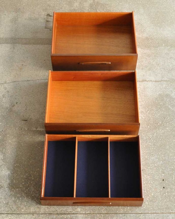 ビンテージサイドボードの引き出し