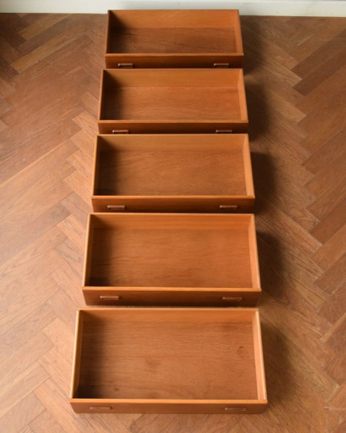 アンティークのチェスト　アンティーク家具　チェスト　引き出しの中もキレイに修復しました。(x-1390-f)