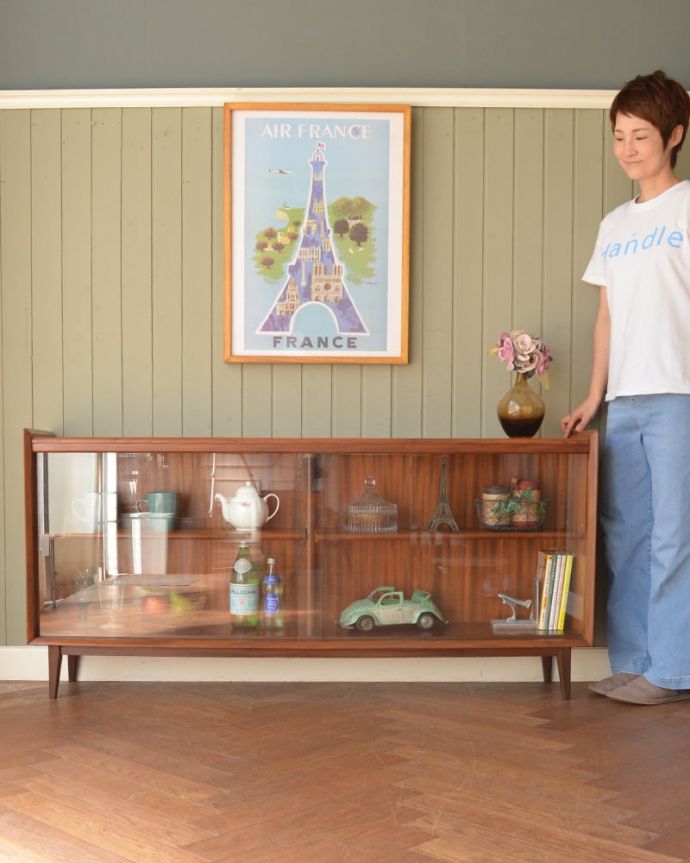 北欧スタイルのビンテージキャビネット