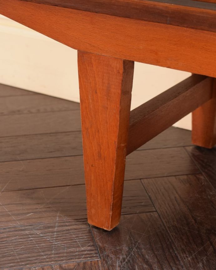 アンティークのキャビネット　アンティーク家具　ディバイダー　女性１人でラクラク運べちゃうんですHandleのアンティークは、脚の裏にフェルトキーパーをお付けしています。(x-1394-f)