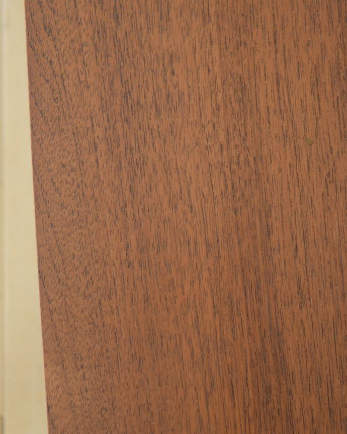 アンティークのテーブル アンティーク家具 ネイサンコーヒーテーブル 近づいて見てみると・・・天板を近くで見て下さい。(x-1395-f)