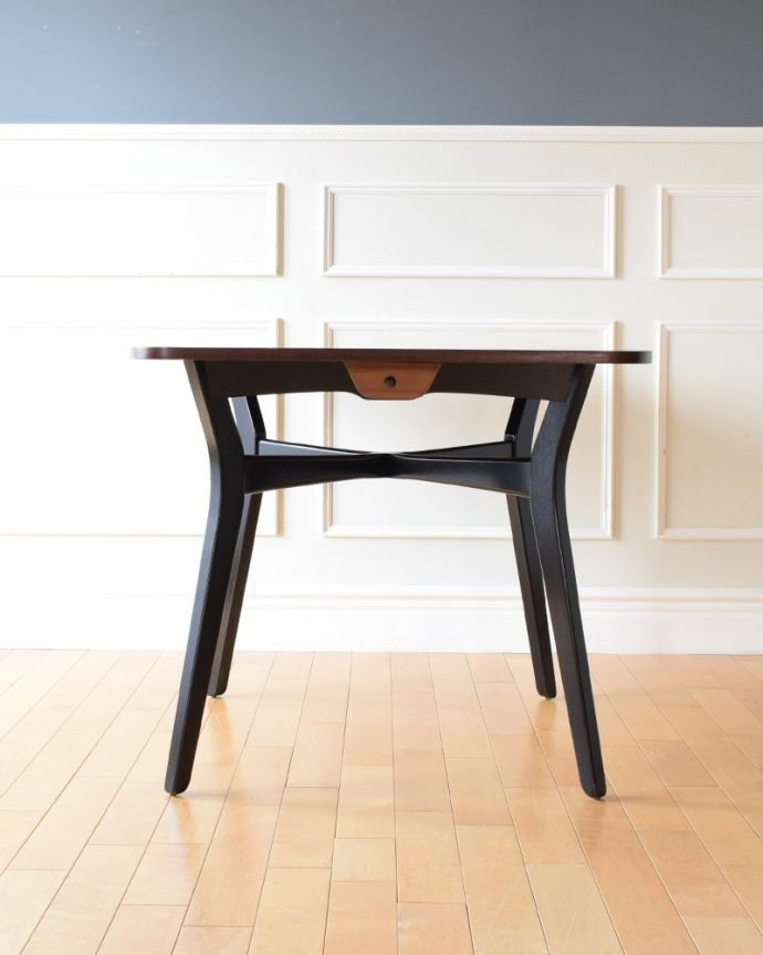 アンティークのテーブル　アンティーク家具　ドローリーフテーブル　クルッと回転。(x-1400-f)