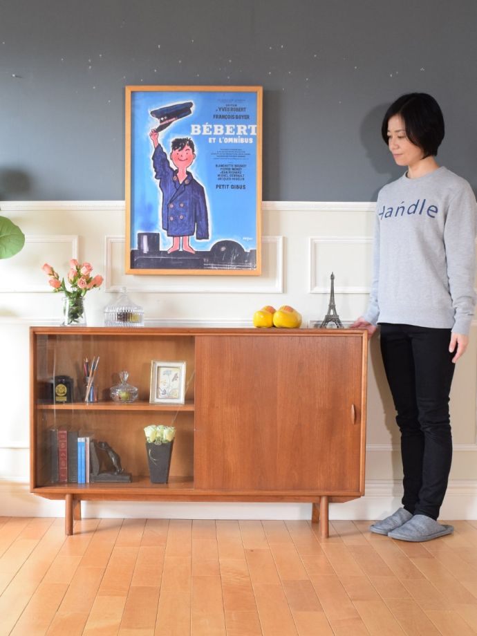 北欧スタイルのビンテージキャビネット