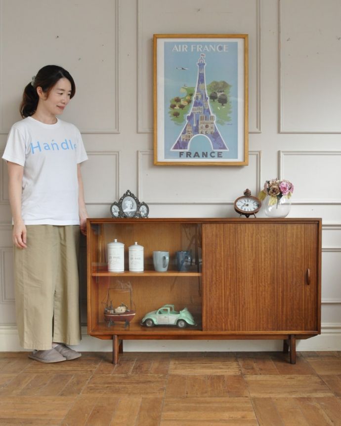 北欧スタイルのビンテージキャビネット