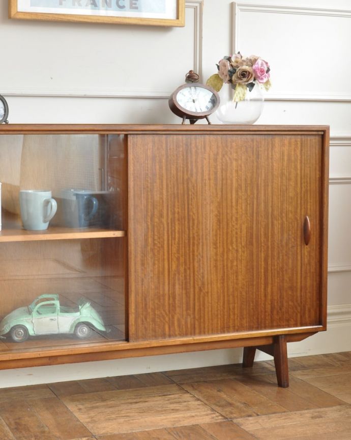 ビンテージキャビネットの扉