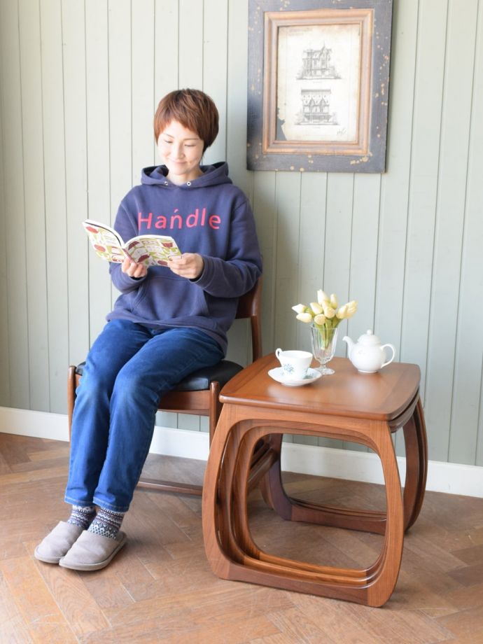 北欧スタイルのビンテージテーブル