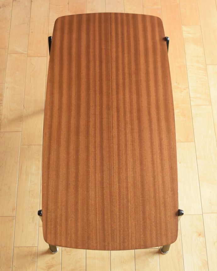 アンティークのテーブル　アンティーク家具　コーヒーテーブル　ネイサン　上から見るとこんな感じ。(x-1407-f)