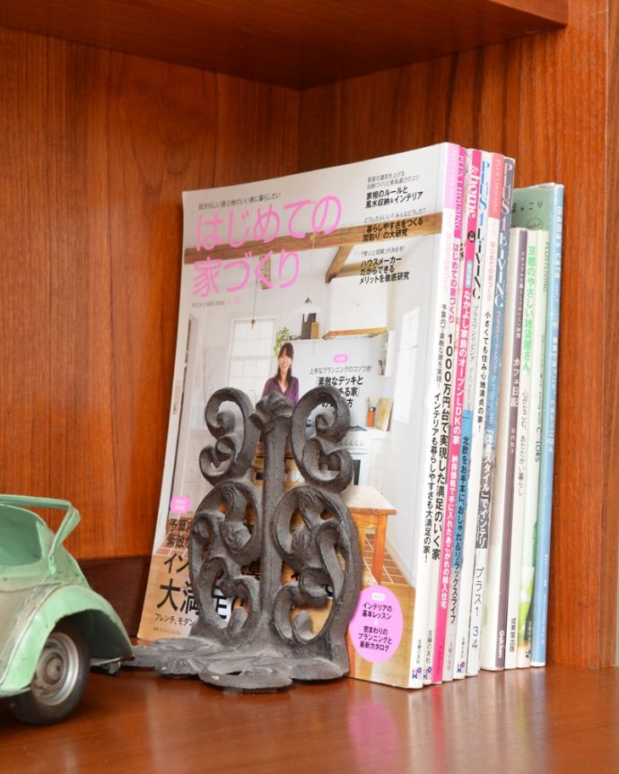 収納たっぷりのオープンキャビネット