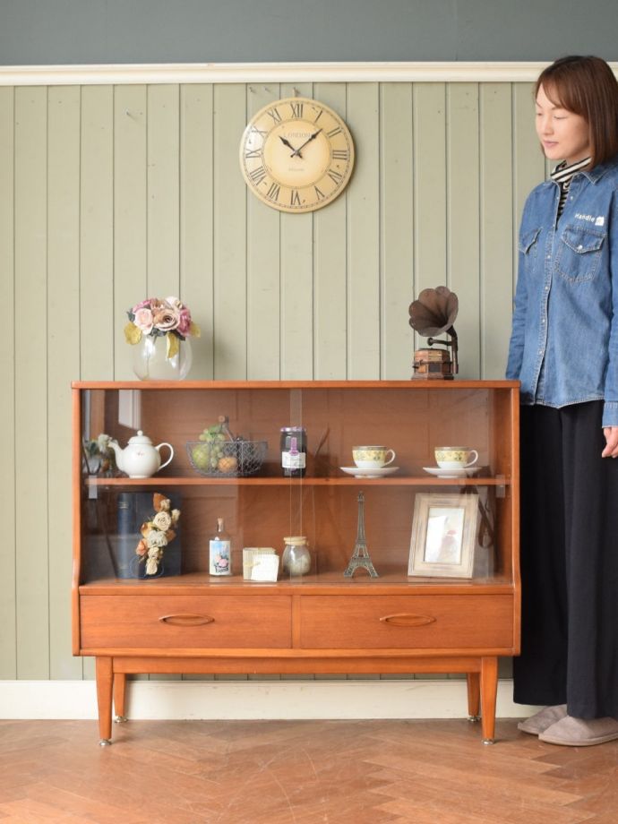 北欧スタイルのビンテージキャビネット