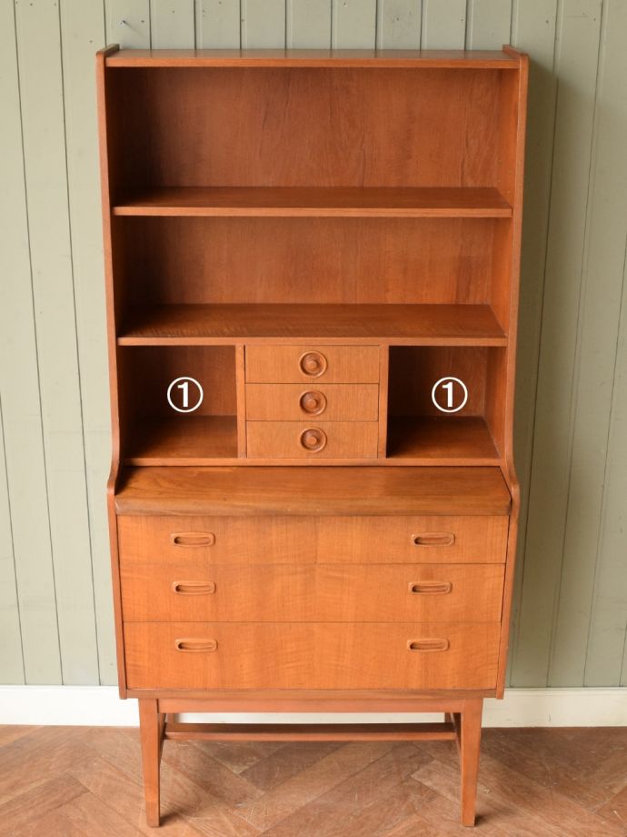 オープンシェルフの扉の中