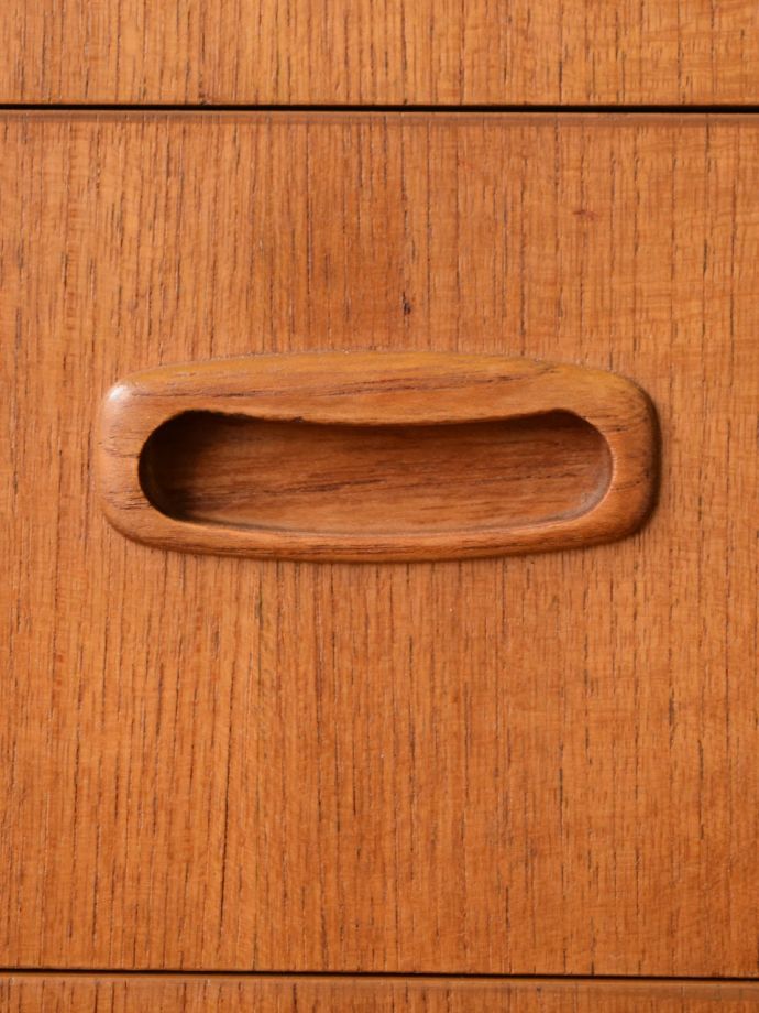 ビンテージ家具の木目