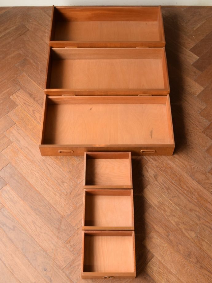 オープンシェルフの引き出し