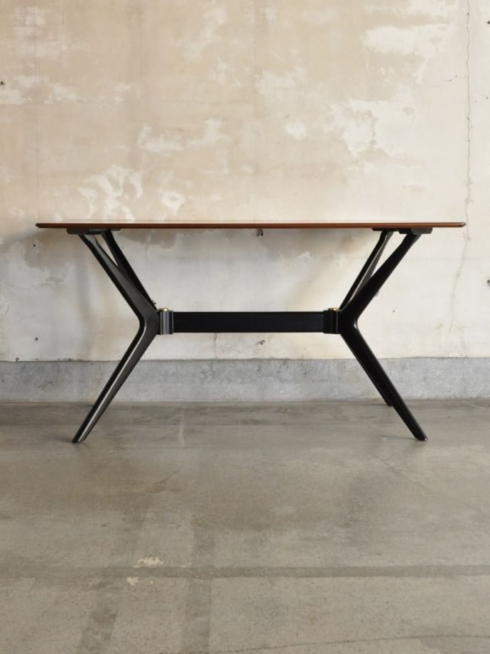 G-PLANのテーブルの反対側