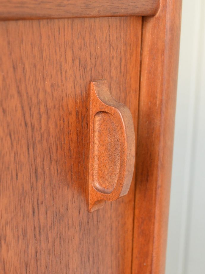 ビンテージ家具の木目