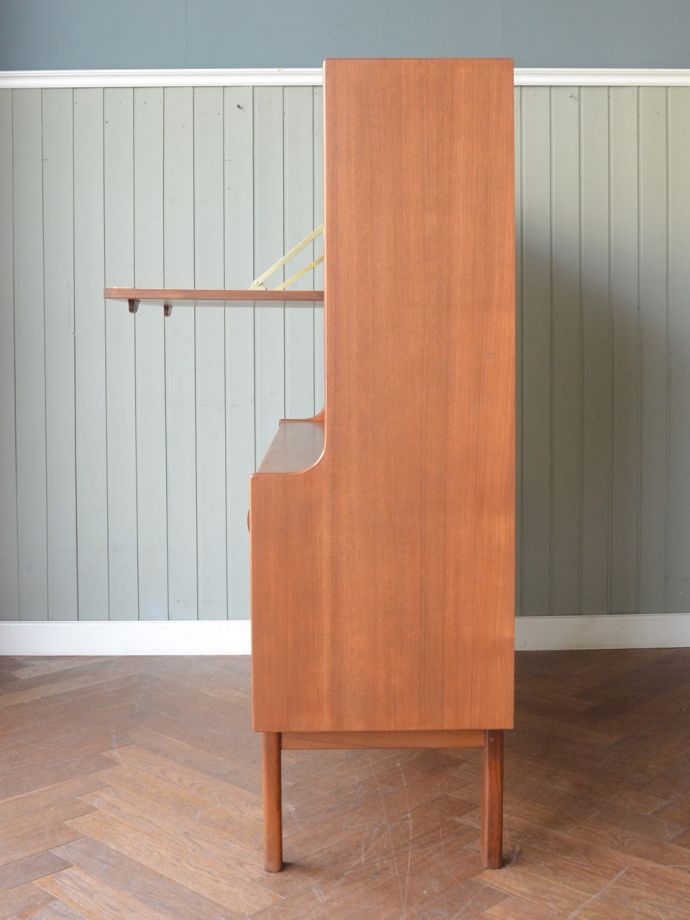 ビンテージキャビネットの側面