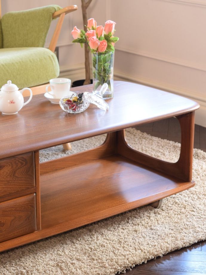 アーコール社のビンテージ家具