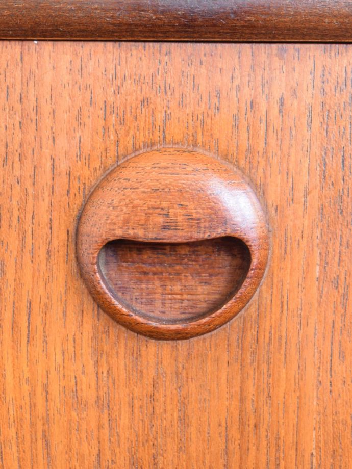 ビンテージキャビネットの取っ手