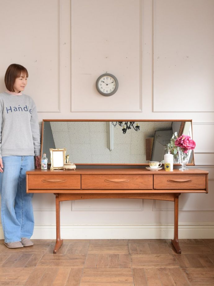 北欧スタイルのビンテージドレッサー