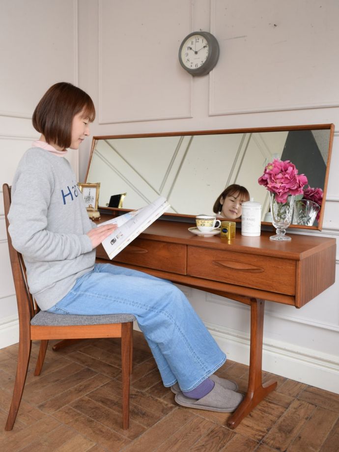 便利に使えるビンテージのドレッサー