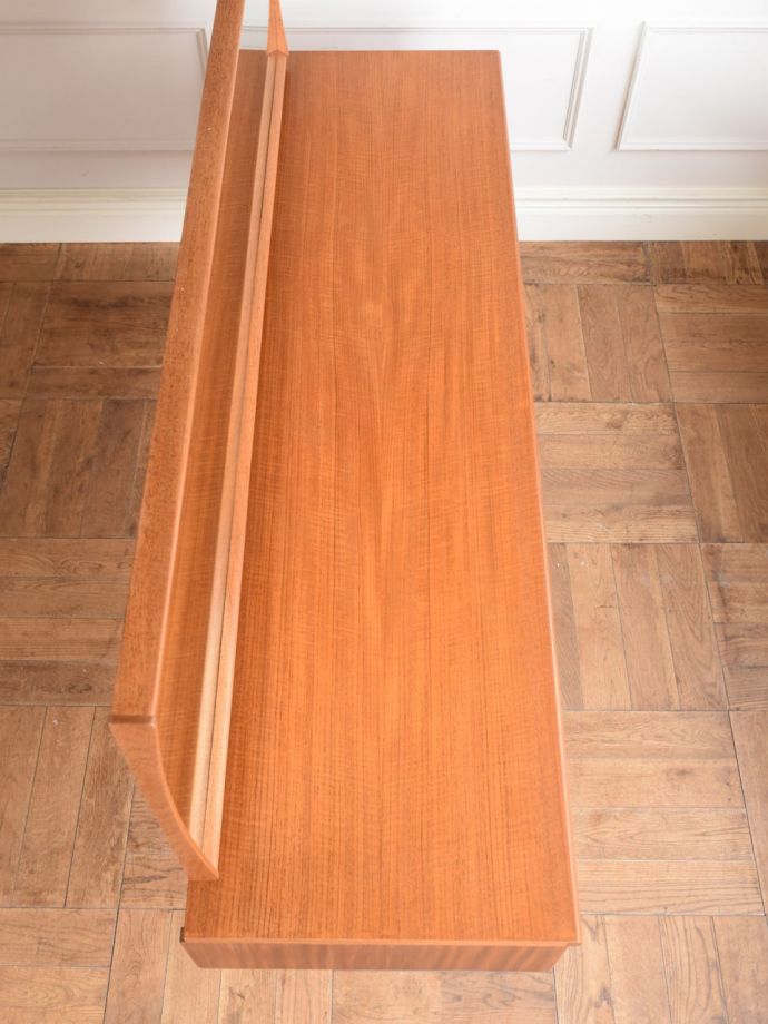 ビンテージドレッサーの天板