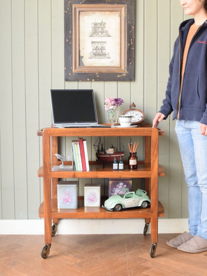 北欧スタイルのおしゃれなワゴン