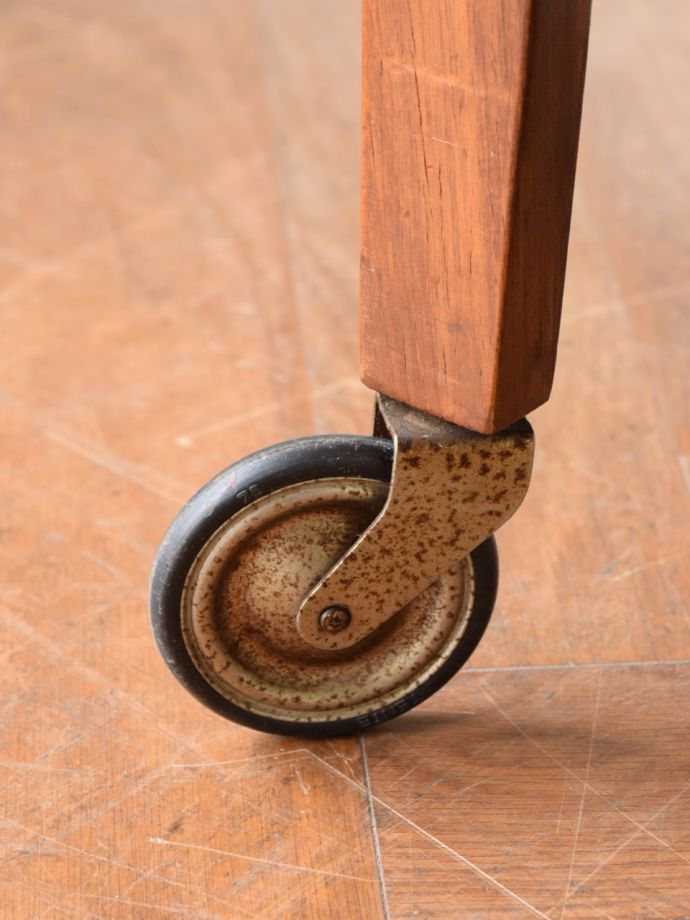 ビンテージワゴンの脚