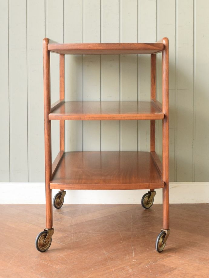 ビンテージワゴンの側面