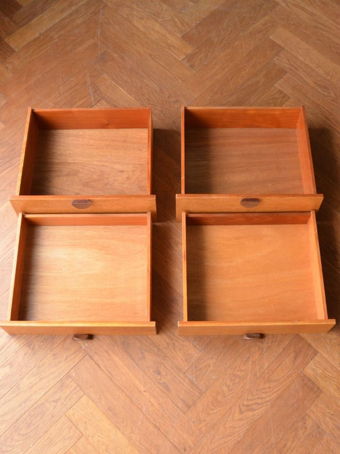 ドレッサーの引き出し