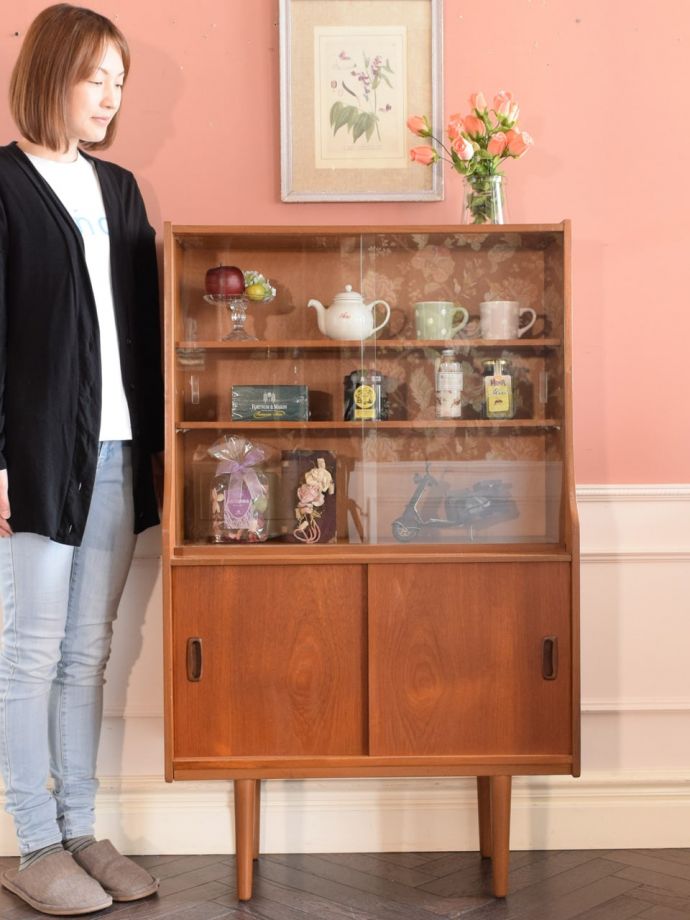 北欧スタイルのビンテージキャビネット