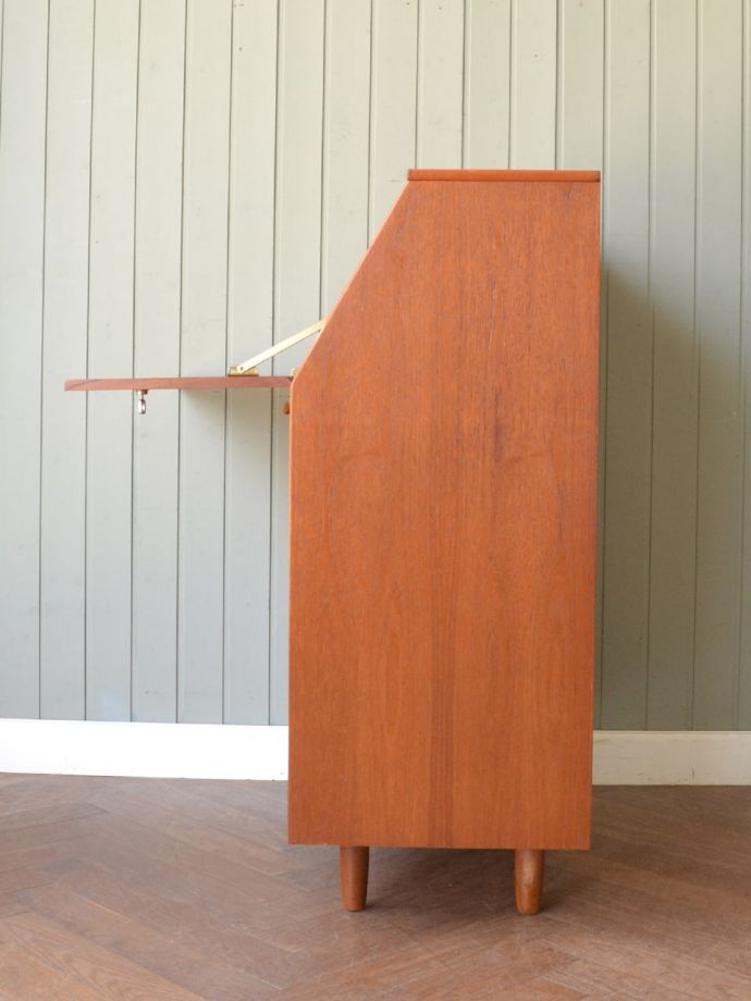 ビューローの側面