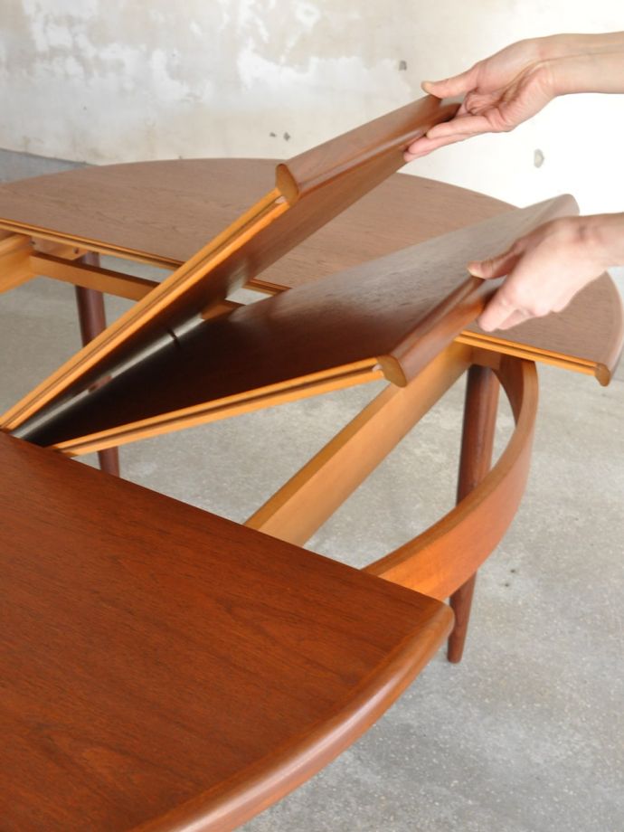 伸長式テーブルのサイズ変更方法