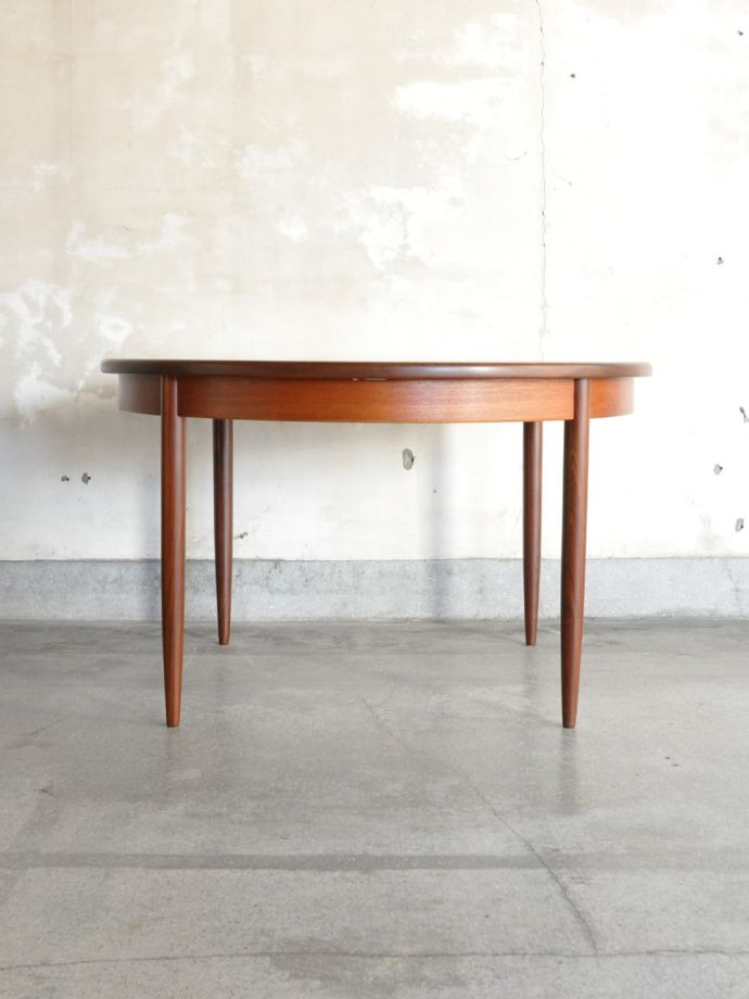 G-PLANのテーブルの側面