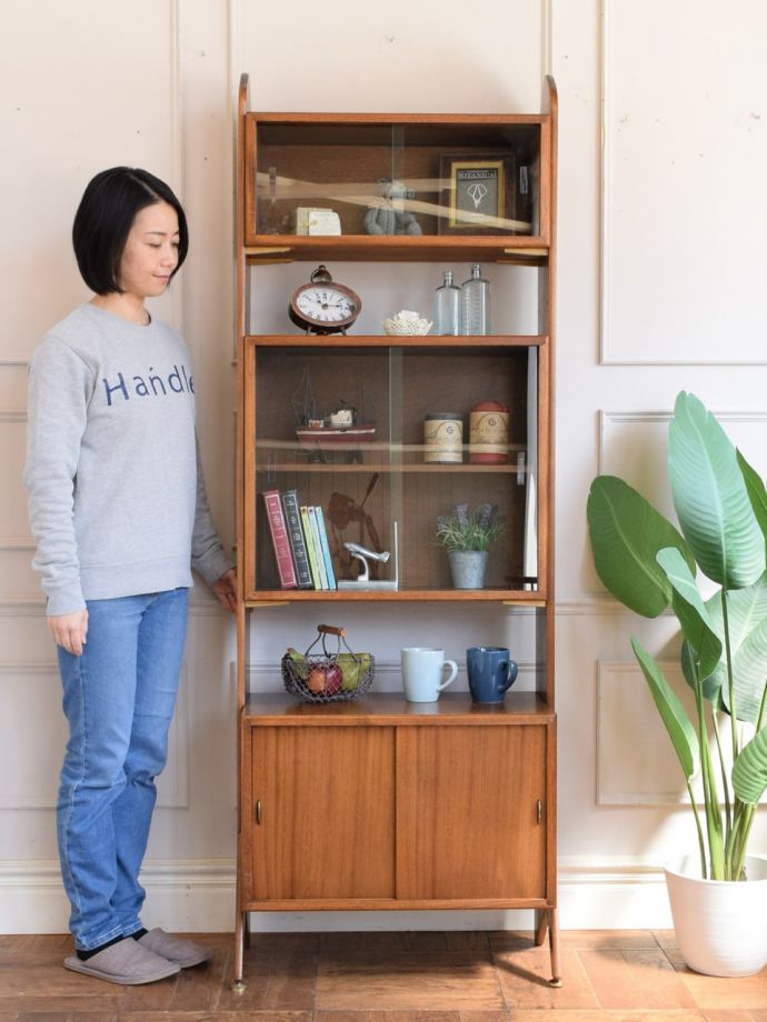 北欧スタイルのビンテージキャビネット