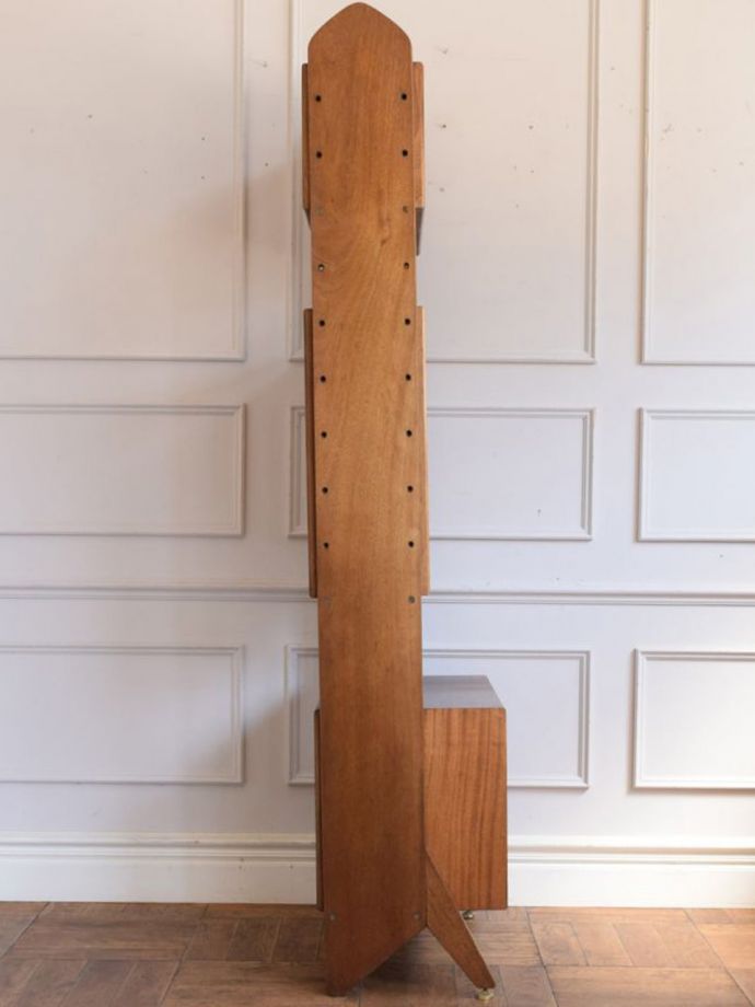 ビンテージキャビネットの側面