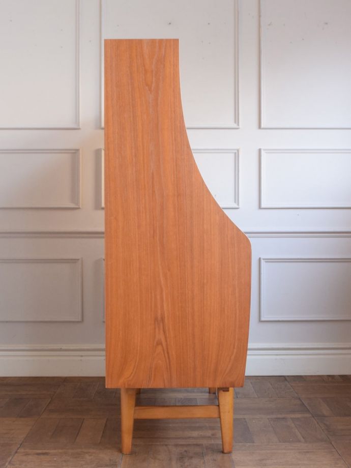 ビンテージ家具の側面