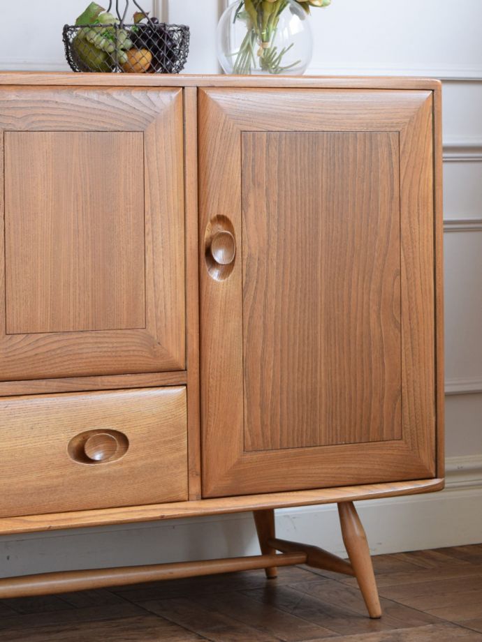 アーコール社のビンテージ家具