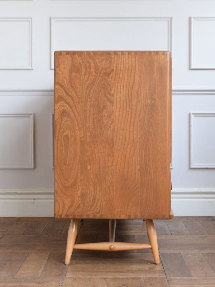 アーコールのサイドボード