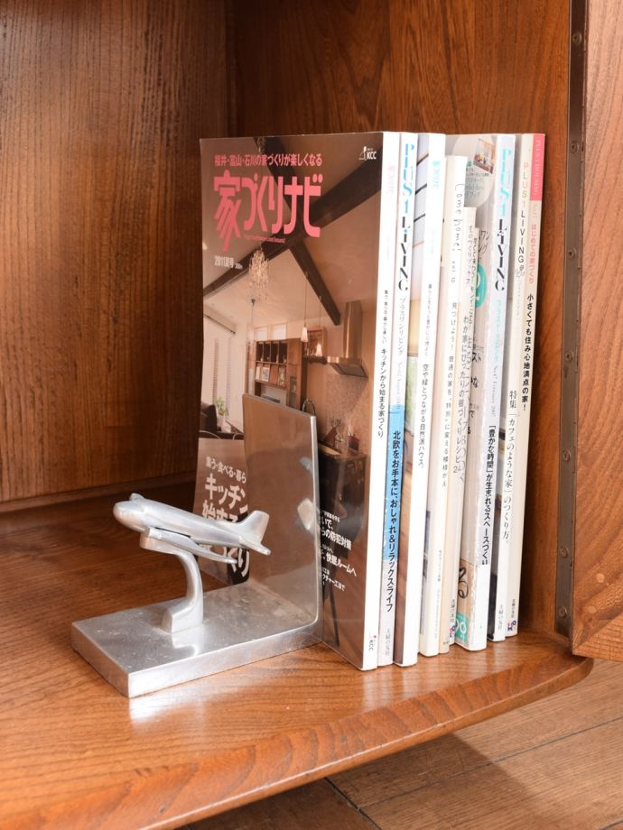 たっぷり収納できるアーコールの家具